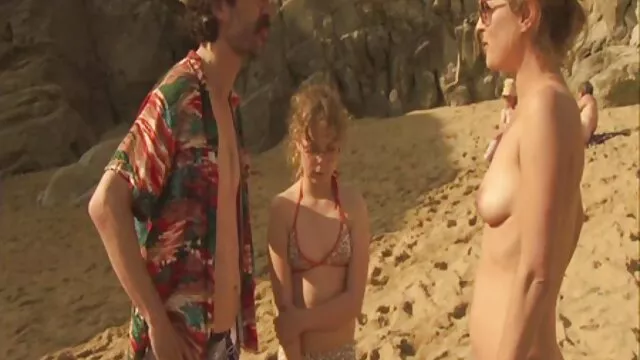 Interracial slamming reife frau zeigt sich nackt mit einem heißen Ebenholz babe