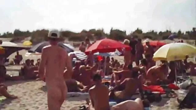 Big Tits hottie wird böse reife nackt