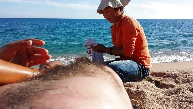 Squirting auf nackte ältere dame seinem club