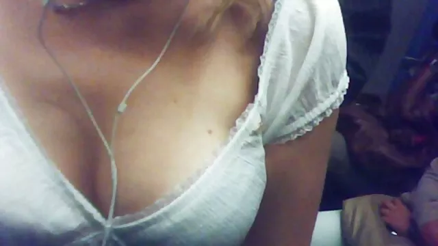 Busty Brunette Satine reife nackte mütter Fingert Ihre Leckeren